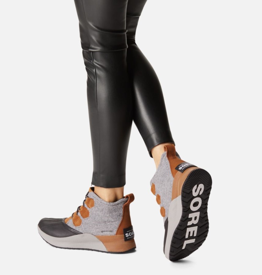 Camel Brown-Black Sorel Australia Women's Out N About Iii Classic Boot